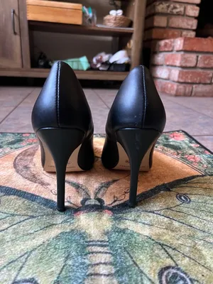 Chinese Laundry Black Pointed-Toe Heels thumbnail 3