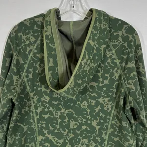 Cabi Marathon Jacket Womens M Green Camo Full Zip Hoodie Thumbholes 6030 thumbnail 8