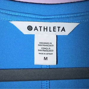 Athleta Stratus II Tee Short Sleeve Shirt Women M Athleisure Travel Errands Gym thumbnail 4