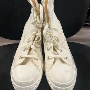 Converse Chuck 70 De Luxe Heel High-Top Sneakers small smudge in front NWOT thumbnail 2