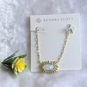 Kendra Scott Elisa Gold Bird Short Pendant Necklace thumbnail 2