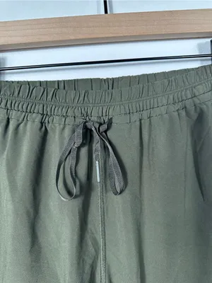 Lululemon Keep It‎ Classic Crop 23” Dark Olive Jogger Pants Women’s Size 4 thumbnail 6