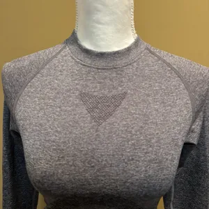 Gymshark Shirt Womens Medium Gray Seamless Crop Top Neutral Workout Athleisure‎ thumbnail 3
