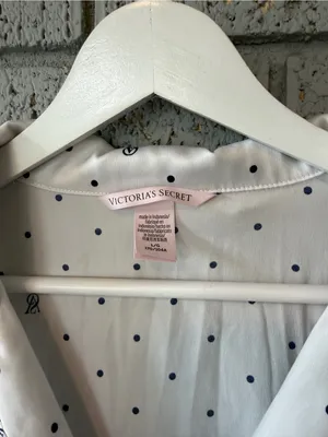 Victoria's Secret White Short Pajama Set with Navy Dot Print thumbnail 4