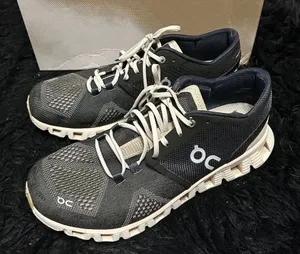 On Cloud X athletic training running lace up shoes sneakers women’s 8 Preowned thumbnail 1
