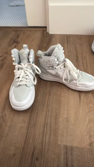 Air Jordan High Tops thumbnail 3