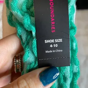 NO BOUNDARIES NWT Multi Pack of Textured Socks Green Pink White 4-10 OSFM thumbnail 7