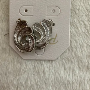 Pomona post earrings Silver thumbnail 3