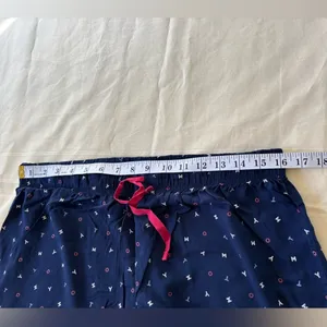 😴❤️Tommy Hilfiger women’s Pajama Set in Navy with Pink Trim Size L thumbnail 10