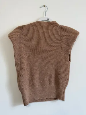 Aritzia Babaton Hazlitt Sweater Vest Size XS Merino Wool Fall Winter thumbnail 5