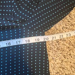 LOFT‎ PETITES Navy Blue Teal Dot Print Long Sleeve Pleated Hem Top thumbnail 4
