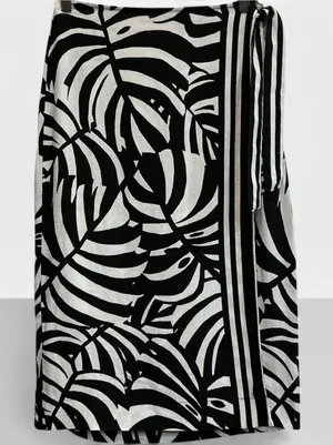 Farm Rio Anthropologie Sami Wrap Skirt XS Black White Monstera Leaf Linen Midi thumbnail 1