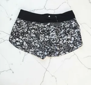 Lululemon Speed Short 2.5" Black White Floral Mash Up Athletic Running Shorts Si thumbnail 2