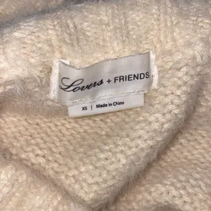 ✨ ELSA SWEATER✨  thumbnail 5