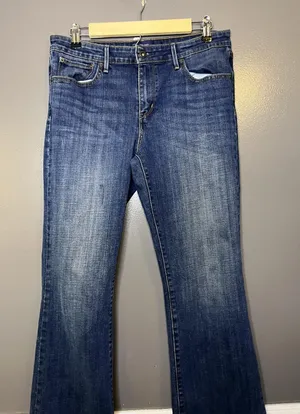 Levis Demi Curve Boot Cut Jeans Womens 10/30 Medium Wash Mid Rise Stretch Denim thumbnail 1
