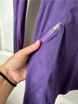 Lululemon Run Wild Pullover Women's Size 6 Purple Plum 1/2 Zip Thumbholes thumbnail 4