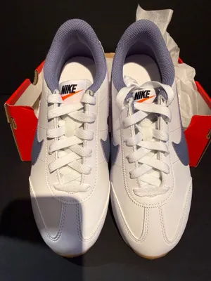 Women’s Nike Pacific Leather size 6W thumbnail 3