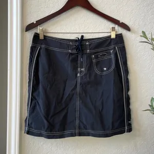 The North Face Women’s Overboard Classic Black Athletic Cargo Nylon Skirt Size 6 thumbnail 6