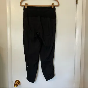 Lululemon Dance Studio Crop Womens 6 Black thumbnail 8