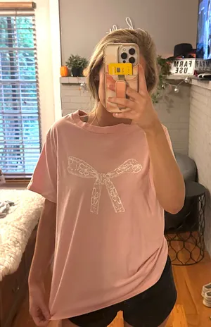 pink bow shirt Size L thumbnail 1