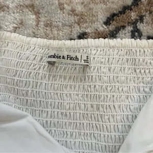 Abercrombie cream twist front puff sleeve Top thumbnail 3