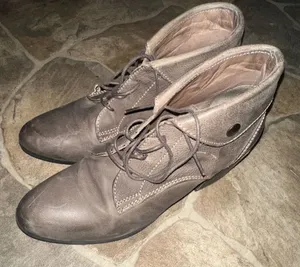 Taos heeled brown lace up 8.5 ortho ankle booties thumbnail 1