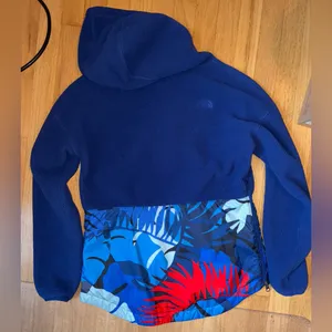 The North Face Royal Blue Fleece Jacket thumbnail 2