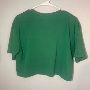 SHEIN Green Cropped T-Shirt thumbnail 1