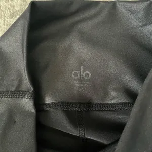 Alo Legging in Black Glossy thumbnail 8