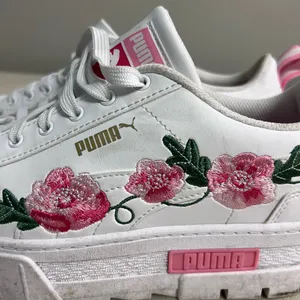 Puma Mayze Floral Platform Sneakers White Pink Embroidered Women’s 8.5 thumbnail 5