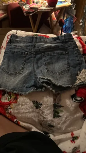 Stylish blue denim shorts with a trendy distressed look. Perfect for casual outings. thumbnail 4