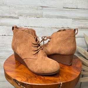 Kenneth Cole Reaction Deka Brown Suede Wedge Booties Lace Up Size 6 thumbnail 13