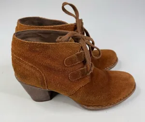 Clarks Brown Suede Lace Up Heeled‎ Ankle Booties Size 8.5 thumbnail 1