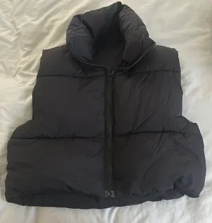 Amazon Cropped Puffer Vest thumbnail 1