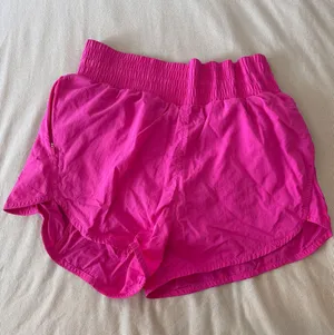 All in motion pink shorts thumbnail 1