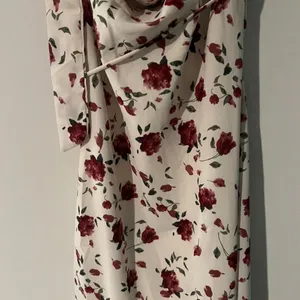 NWT One and Only Collectibe rose maxi dress small‎ thumbnail 6