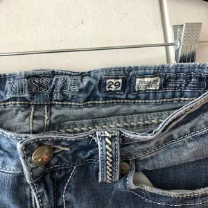 Miss Me Womens Jeans Easy Boot Medium Wash Fading Embellished Size 29 thumbnail 5