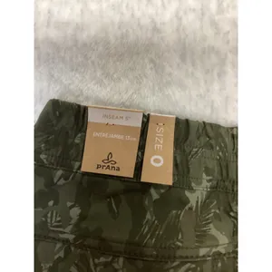 Prana Halle E-Waist Short II Evergreen Camo Green Hiking Shorts Womens 0 5in Ins thumbnail 6