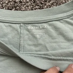 Athleta Sundown Shirred Tee Pale Green Pullover Short Sleeve Sweatshirt XL thumbnail 5