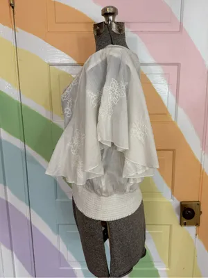 Anthropologie Floreat Aviana Embroidered Flutter Sleeve Smock Waist Top Sz L 💛🍄 thumbnail 4