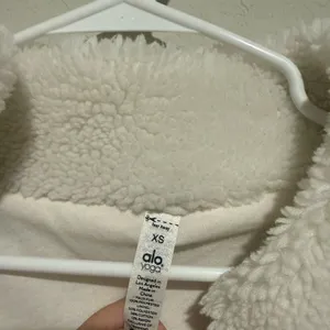 ALO Yoga Cream Foxy Sherpa Zip Bomber Jacket thumbnail 2