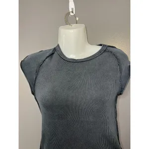 We The Free Shirt Womens XS Gray Ribbed Cap Sleeve Crew Neck Knit Stretch Top thumbnail 2