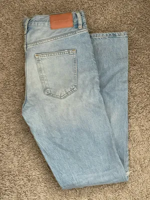 ZARA Straight-Leg Jeans thumbnail 4