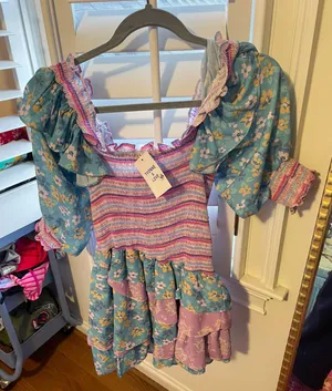 Dress Size M thumbnail 1