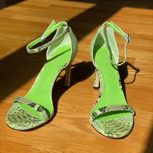 Perixir Women’s US 7 Green Snakeskin Print Stiletto Ankle Strap Sandals Heels thumbnail 9