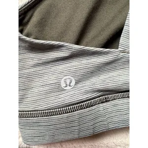 Lululemon Women's Energy Sports Bra Size 10 Gray Stripe Strappy Back Yoga thumbnail 3