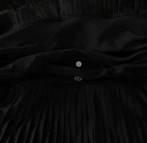 Lululemon Pleat To Street Skirt II Black Size 8 thumbnail 15