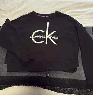 Calvin Klein thumbnail 1