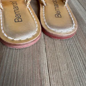 Bernardo Miami Gold Metallic Braided Leather Thong Sandals Flat Size 6M thumbnail 5