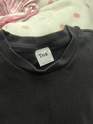 Aritzia TNA cropped basic top thumbnail 3